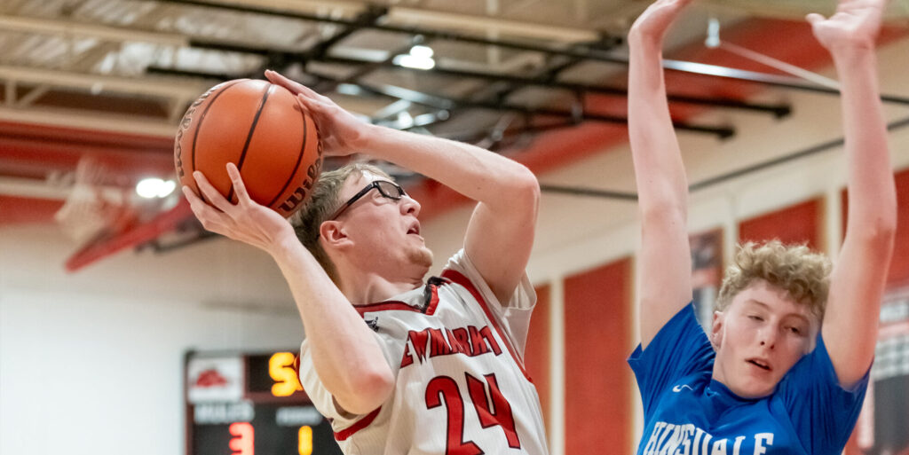 Strong third quarter sends Newmarket past Hinsdale